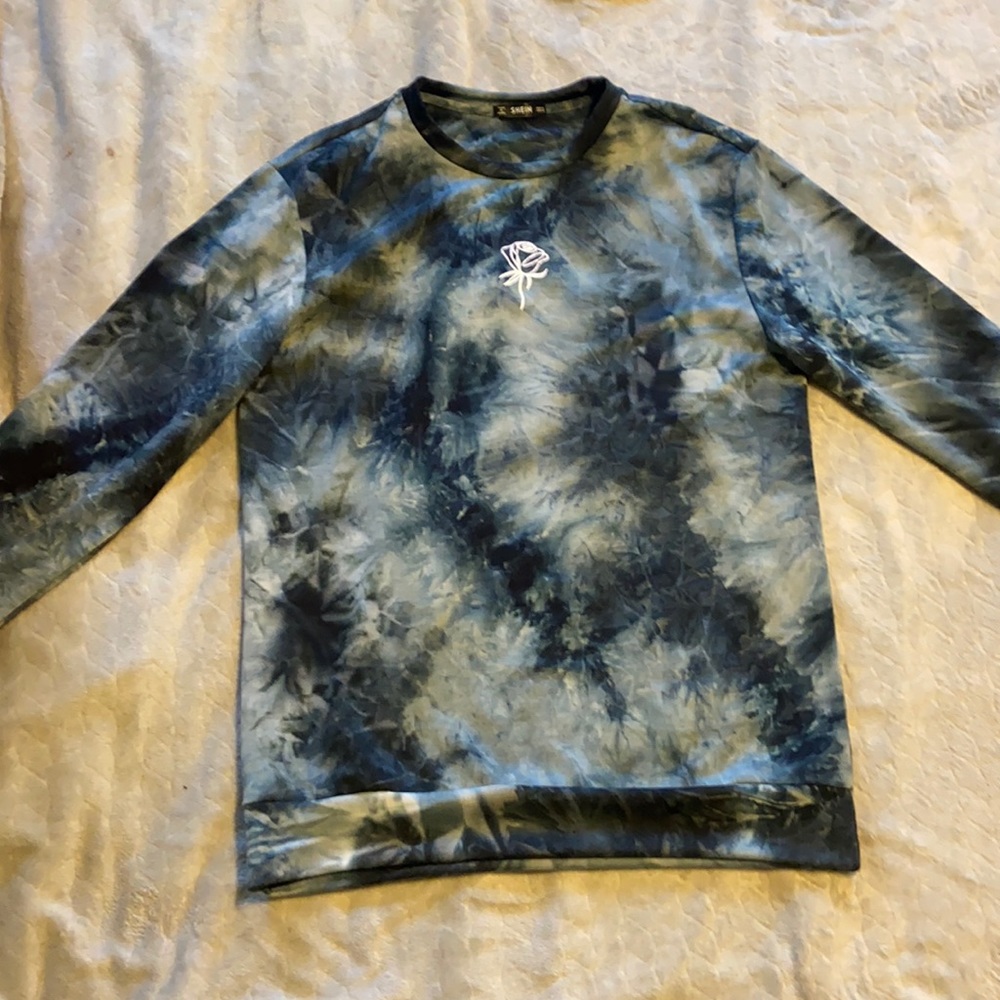 Men’s ROMWE Sweater Medium